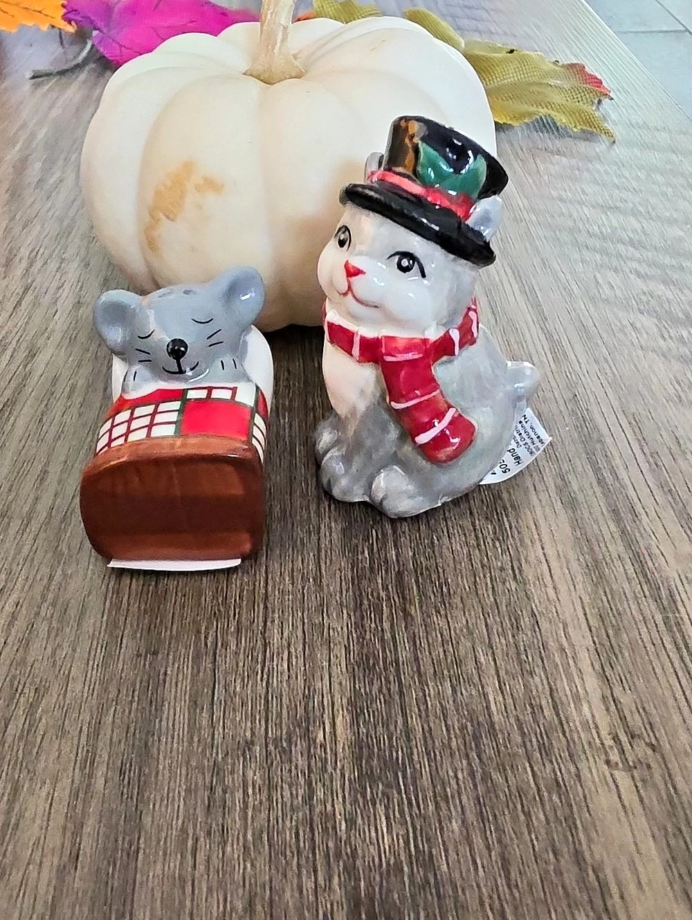 Holiday Mouse & Cat Salt And Pepper Shakers.